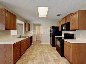 10723 Expedition Crk in San Antonio, TX - Building Photo - Building Photo