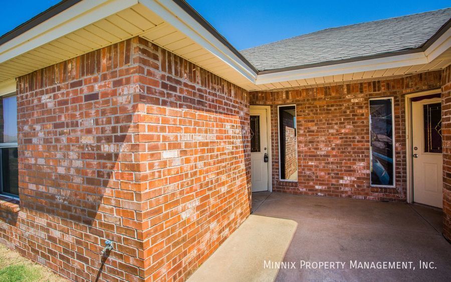 908 N Belmont Ave in Lubbock, TX - Foto de edificio