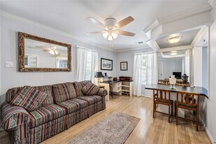 1310 Reid St in Houston, TX - Building Photo