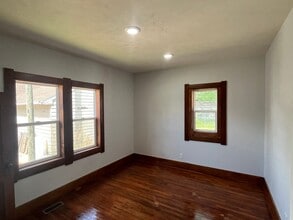 834 Eastside Blvd in Hastings, NE - Building Photo - Building Photo