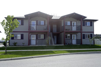 Mundy Park Apartments in High River, AB - Building Photo - Building Photo