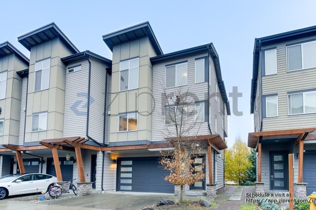 19225 Damson Rd in Lynnwood, WA - Building Photo - Building Photo