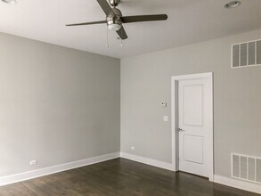 2620 N Rockwell St, Unit 3 in Chicago, IL - Building Photo - Building Photo