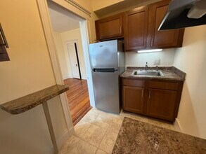 181 Winthrop Rd, Unit 5 in Brookline, MA - Foto de edificio - Building Photo