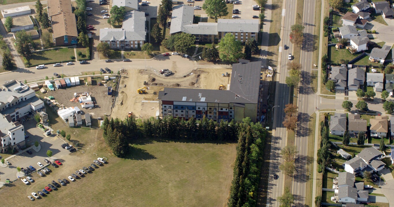 Muriel Ross Abdurahman Court in Fort Saskatchewan, AB - Building Photo