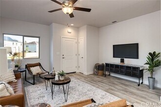 735 Reece Ln in Chico, CA - Building Photo - Building Photo