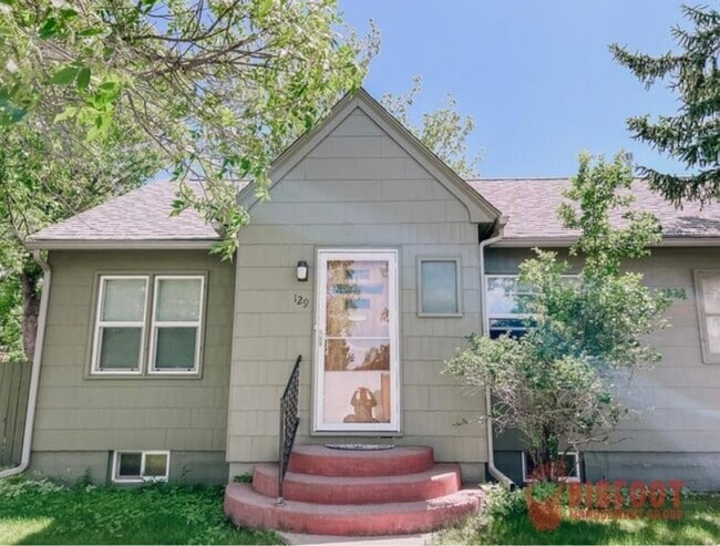 property at 829 N Park Ave