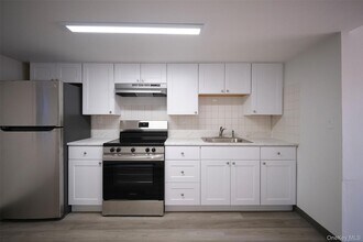 73 E Main St, Unit 1 in Beacon, NY - Building Photo - Building Photo