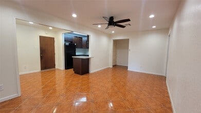 12407 Russ Dr in Houston, TX - Building Photo - Building Photo
