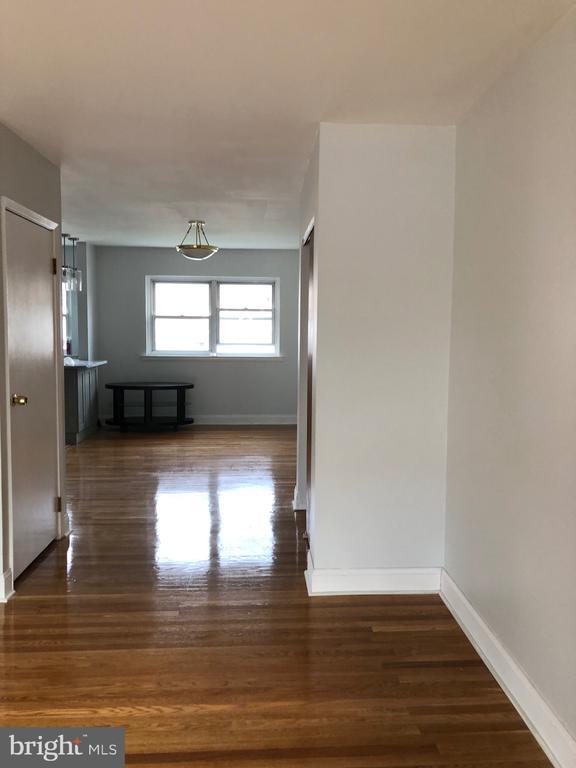 3243 Lester Rd in Philadelphia, PA - Building Photo - Building Photo