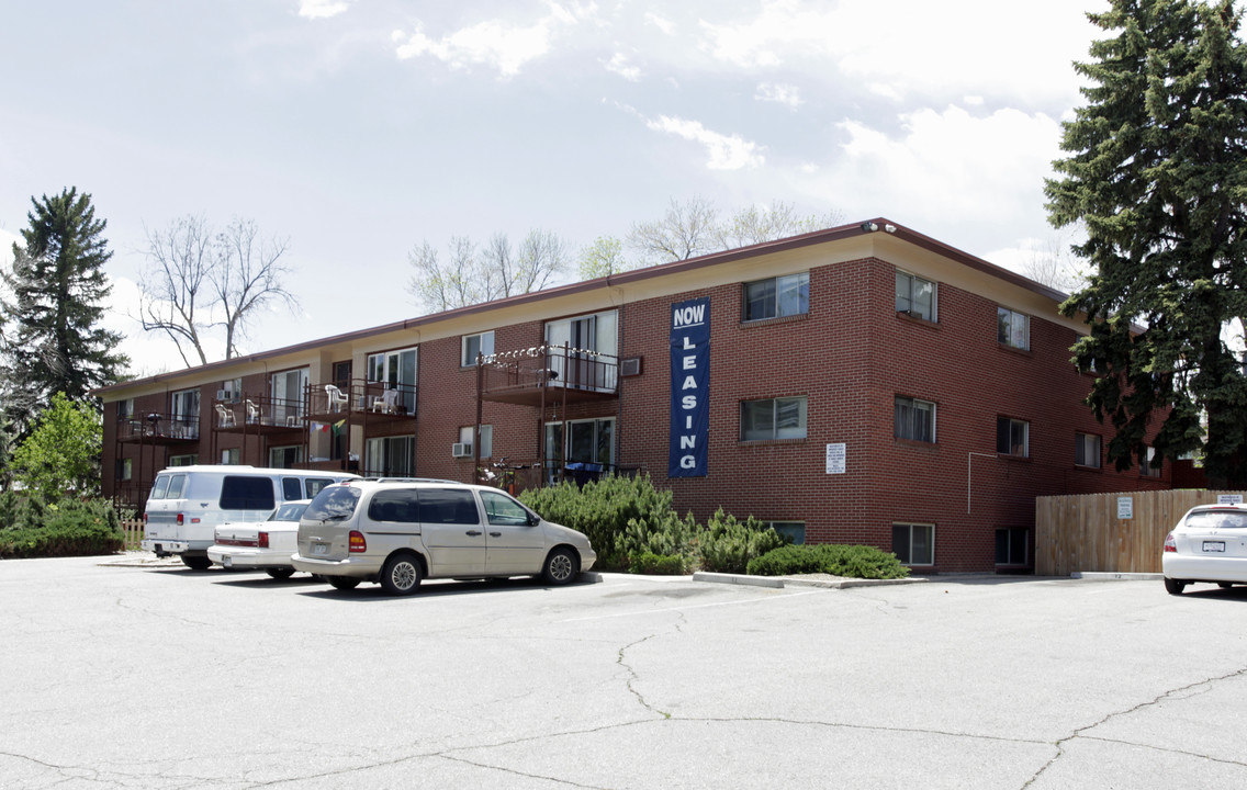 The McKenzie Apartments in Lakewood, CO - Building Photo