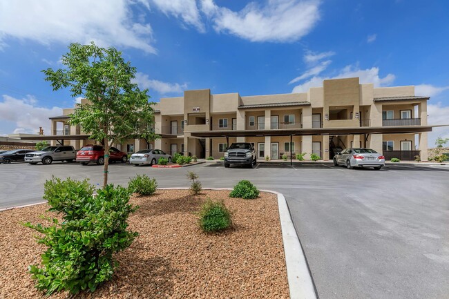 Villas at Sandstone in El Paso, TX - Foto de edificio - Building Photo