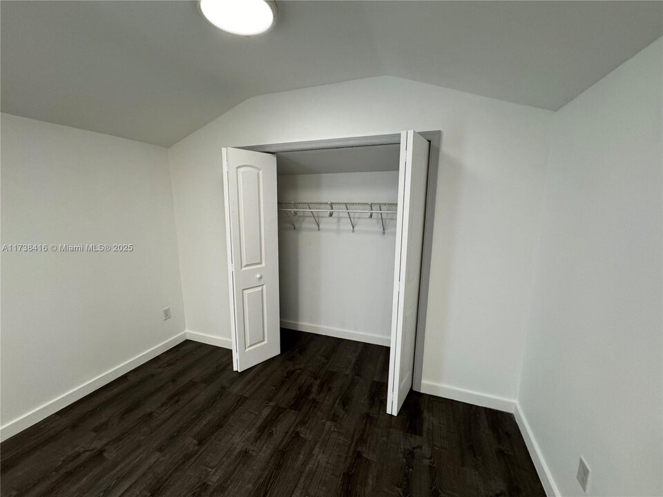 2482 NW 175th Terrace-Unit -C in Miami Gardens, FL - Foto de edificio