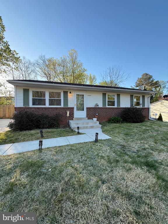 4337 Granby Rd in Woodbridge, VA - Foto de edificio - Building Photo