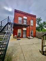 6620 S Saint Lawrence Ave, Unit Rear 2 Apartments