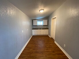 3114 Avenue M 1/2 in Galveston, TX - Building Photo