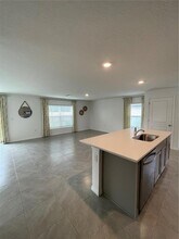 37059 Kings Crown Dr in Zephyrhills, FL - Building Photo - Building Photo