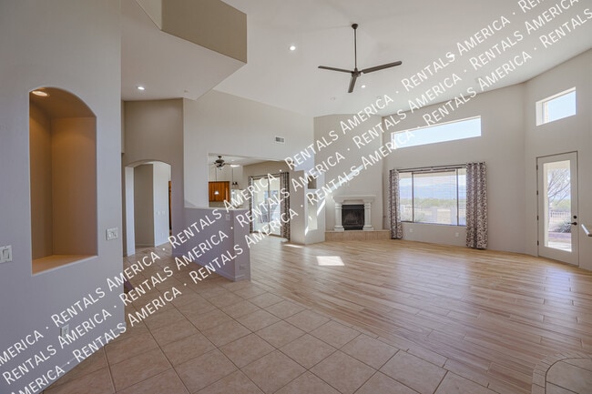 14731 E Dixileta Dr in Scottsdale, AZ - Building Photo - Building Photo