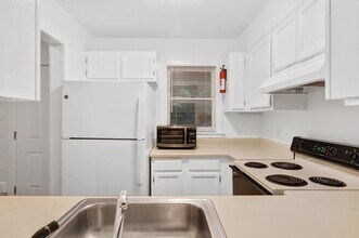 5516 Kaplan Dr in Raleigh, NC - Building Photo - Building Photo