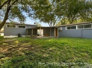 123 Harwood Dr in San Antonio, TX - Building Photo