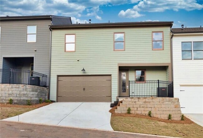 5603 W Pine St in Flowery Branch, GA - Building Photo - Building Photo