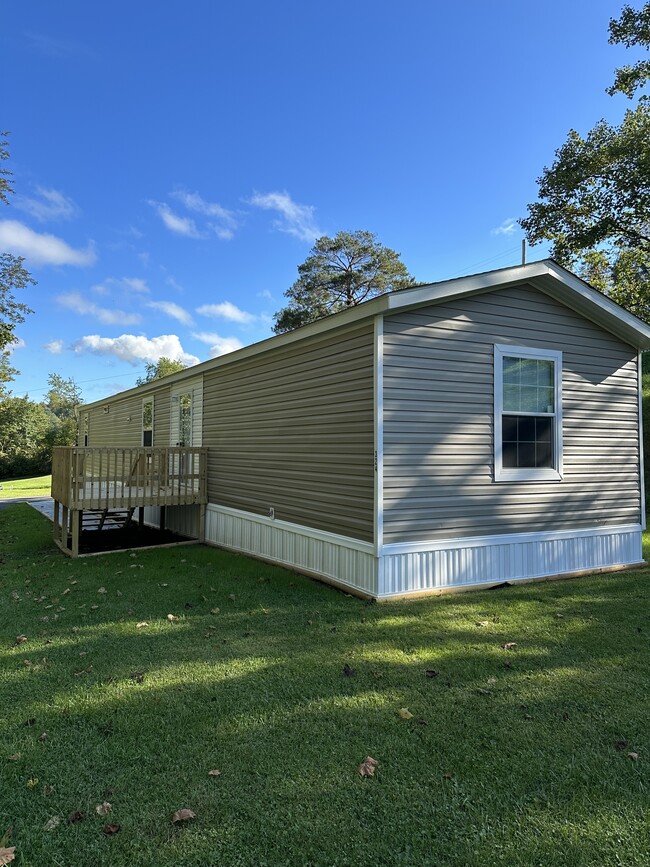 324 Mountaineer Village, Unit 324 in Morgantown, WV - Foto de edificio - Building Photo