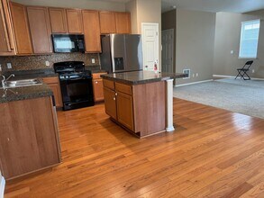 4852 S Picadilly Ct in Aurora, CO - Building Photo - Building Photo