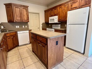 627 Sisken Ct in Edmond, OK - Building Photo - Building Photo