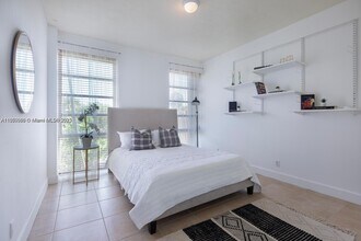 880 NE 69th St, Unit 1E in Miami, FL - Building Photo - Building Photo