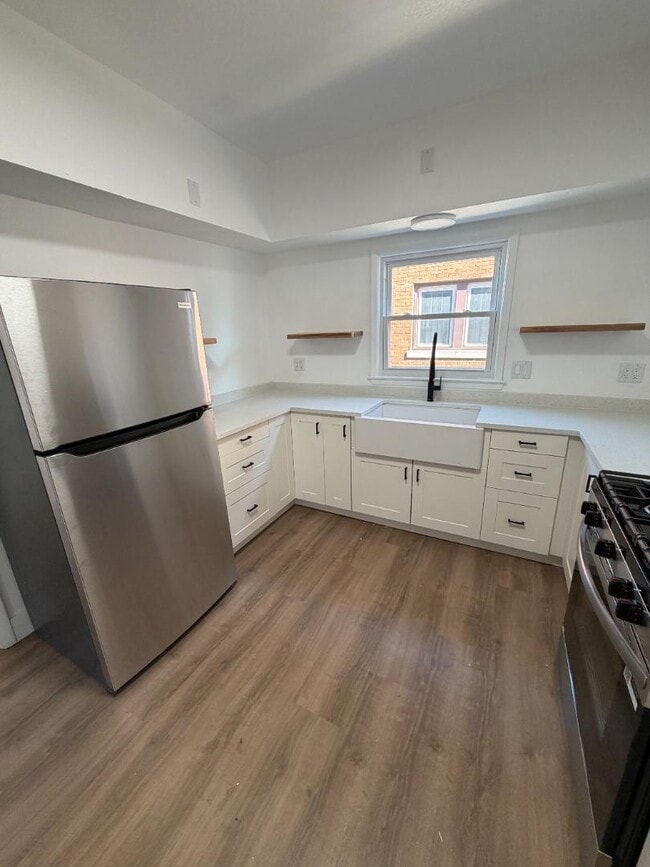 3770 E Somers Ave in Cudahy, WI - Foto de edificio - Building Photo