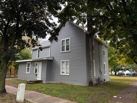 220 13th Ave W in Menomonie, WI - Building Photo