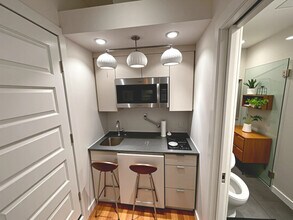 15 Revere St in Boston, MA - Building Photo - Building Photo