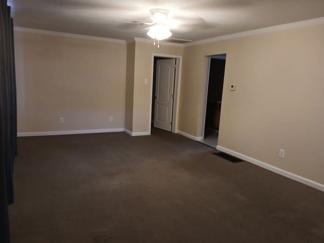 property at 711 S Poplar St