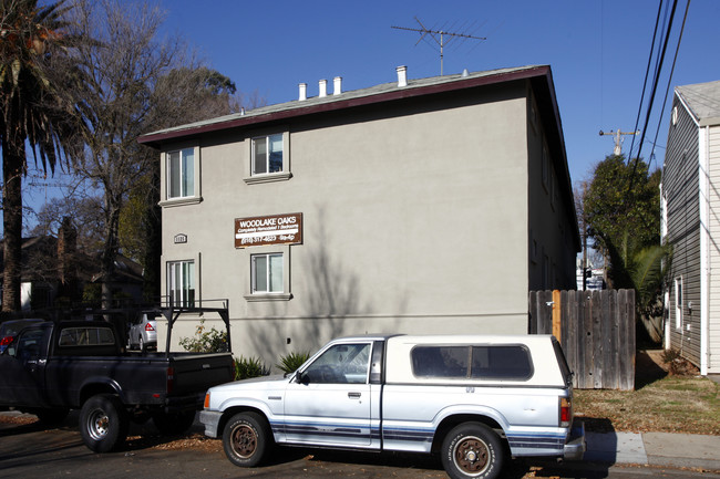 Woodlake Oaks Apartments in Sacramento, CA - Foto de edificio - Building Photo