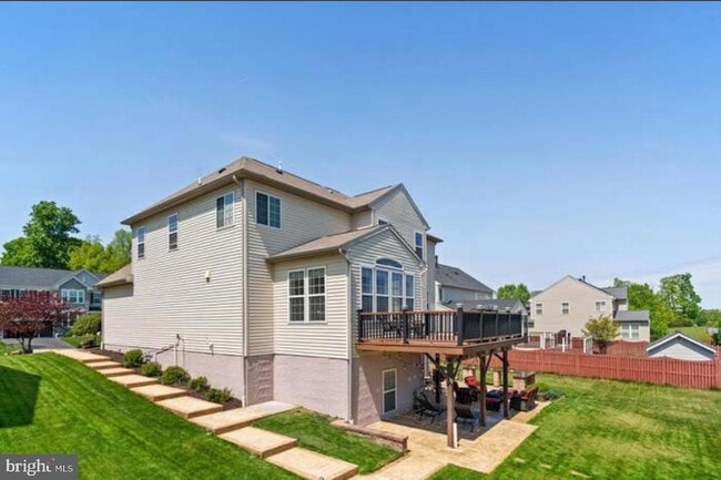 3254 Kira Ct in Triangle, VA - Foto de edificio - Building Photo