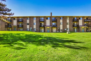 Parkview Apartments in Wyoming, MI - Building Photo