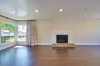 2359 Palo Verde Ave in East Palo Alto, CA - Building Photo - Building Photo