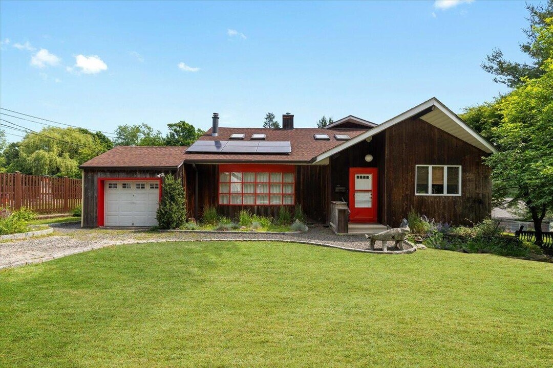 18 Harvard Ln in Hastings On Hudson, NY - Building Photo
