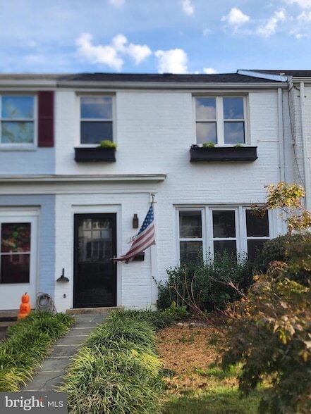 1605 Woodbine St in Alexandria, VA - Building Photo - Building Photo