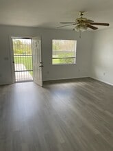 1071 Nomad Rd, Unit 1071 in Punta Gorda, FL - Foto de edificio - Building Photo