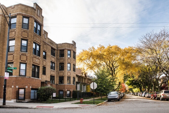 4208 N Clark St, Unit 1417-GDN