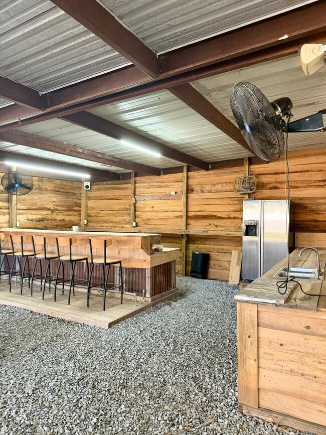 215 Martin-Prejean Rd in Carencro, LA - Foto de edificio - Building Photo