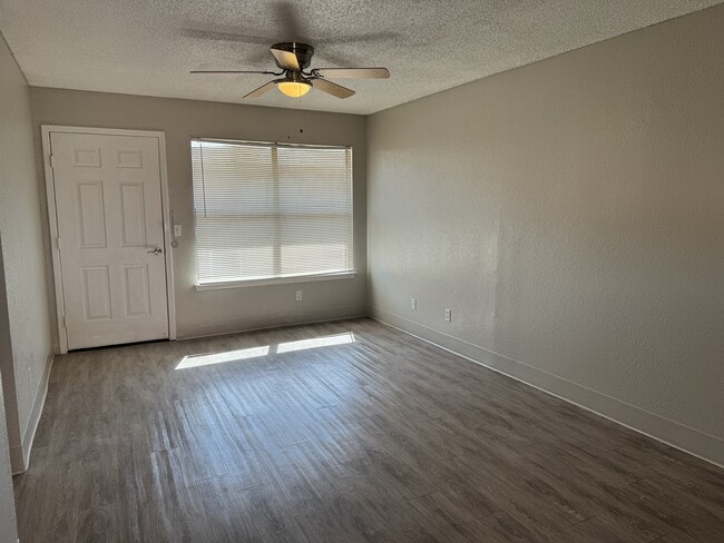 13340 Horizon Blvd in Horizon City, TX - Building Photo - Building Photo