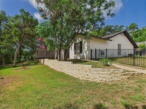 6108 Shadow Valley Dr in Austin, TX - Building Photo - Building Photo