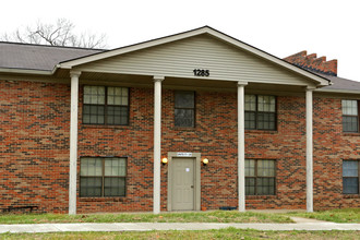 Fair Oaks Apartments in Lexington, KY - Building Photo - Building Photo