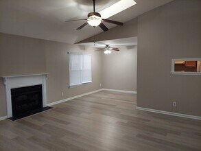 1420 Deerpond Ln in Virginia Beach, VA - Building Photo - Building Photo