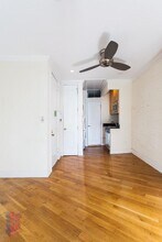 279 E 10th St in New York, NY - Building Photo - Building Photo
