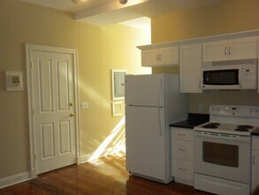15 N Pleasant St, Unit 2S-MGM in Amherst, MA - Foto de edificio - Building Photo