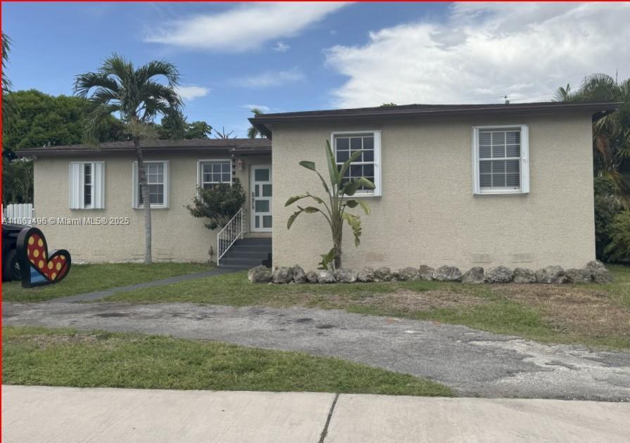 8281 SW 28th St in Miami, FL - Building Photo