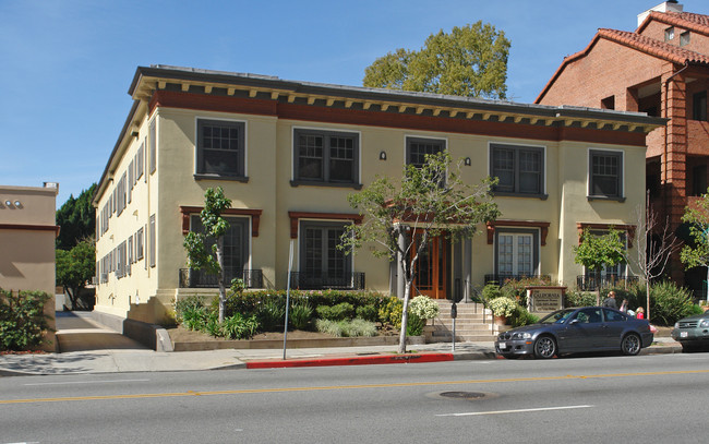 Los Robles Apartments in Pasadena, CA - Foto de edificio - Building Photo